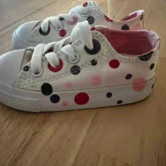 GIRLS CONVERSE ALL STARS SIZE 5 - Picture 6 of 9